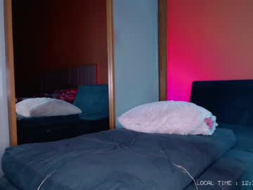 couple
        loysandclak cam image #1896173