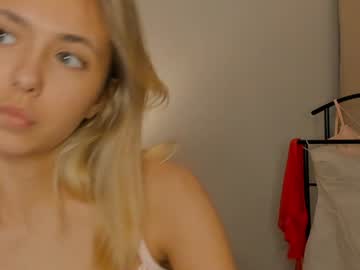 girl
        mildredgarrett cam image #3699396