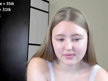 girl
        abbywyte cam image #3769488
