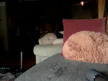 girl
        tinychanellove cam image #1167530