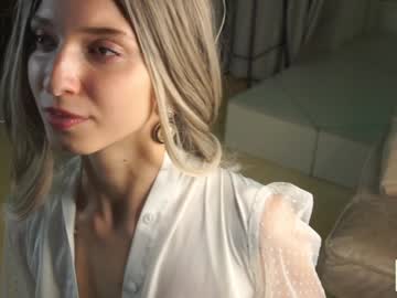 girl
        checkmypeach cam image #3392658