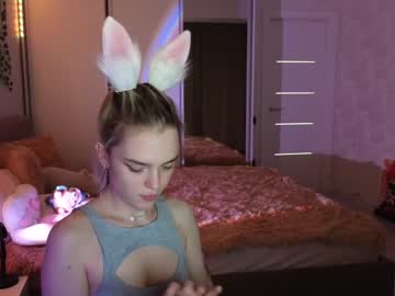 girl
        cyberslime cam image #1822069