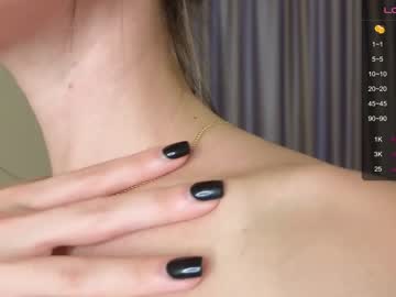 girl
        ur_moment cam image #1768582