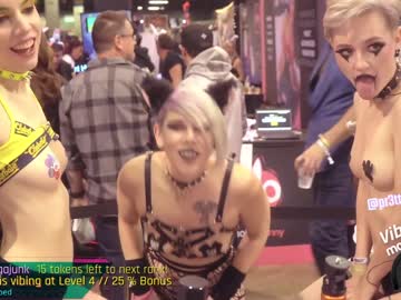 girl
        fatalgoth cam image #914102