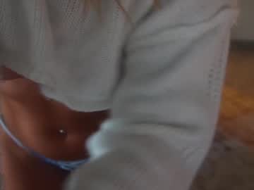 girl
        alex499990 cam image #3976748