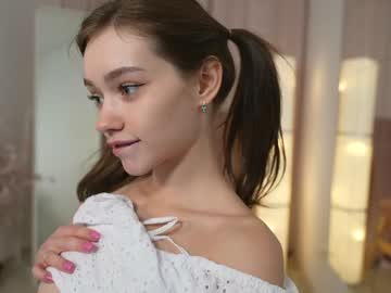 girl
        bless_sheila cam image #1903623