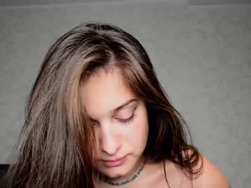 girl
        oladushek18 cam image #1845299