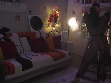 girl
        _blackbee_ cam image #3857044
