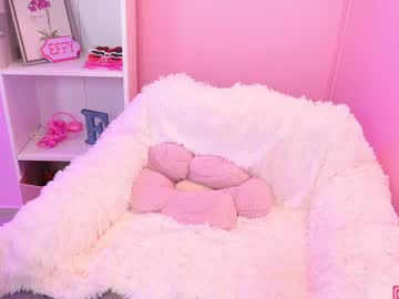 girl
        little_effy18_ cam image #4250758