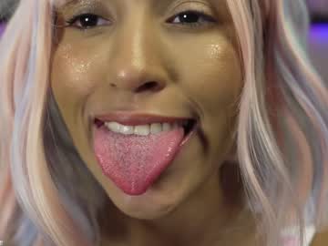 girl
        amnie_ cam image #612642
