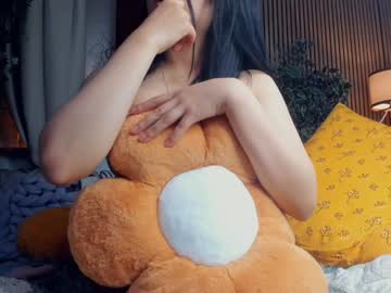 girl
        hinatabroks cam image #3499250