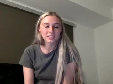 girl
        petiteblondie13 cam image #2876932