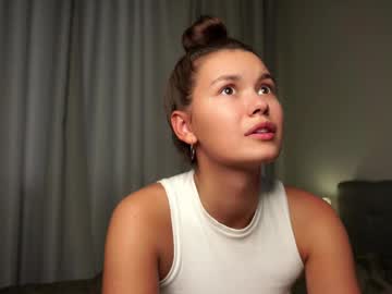 girl
        _hihoney_ cam image #3304613