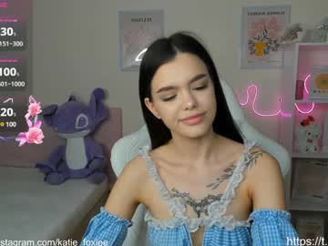 girl
        katiefoxie cam image #3791439