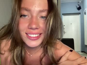 girl
        angel_from_sky cam image #2337167