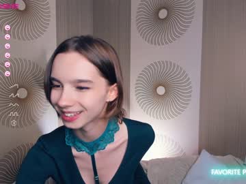 girl
        happiness_call cam image #1079784