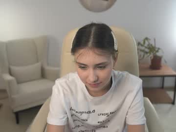 girl
        sunn_beamm cam image #4202966