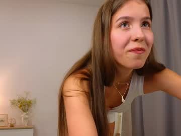 girl
        wanda_robinson cam image #4029134