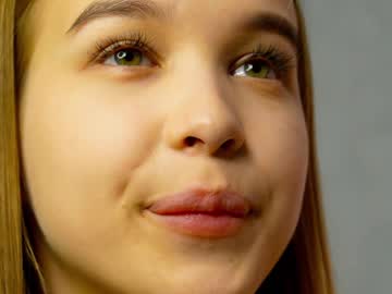 girl
        yeepshyy cam image #2779943