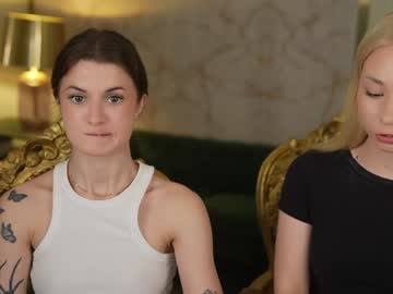 couple
        anabel054 cam image #4576622