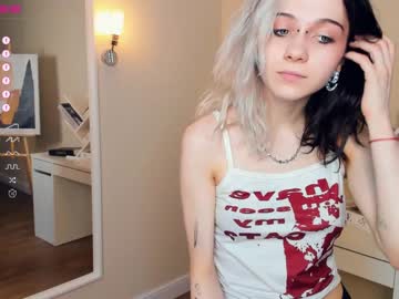 girl
        deliaderrick cam image #2615056