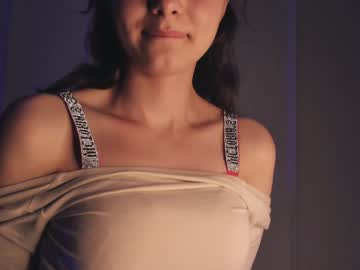 girl
        laa_ura cam image #2481557