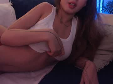 girl
        sarasuo cam image #1193175