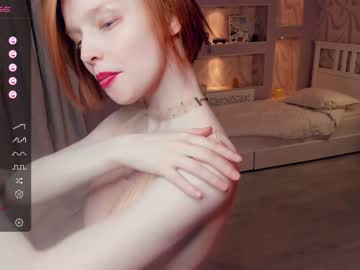 girl
        gingers_hugs cam image #2078653