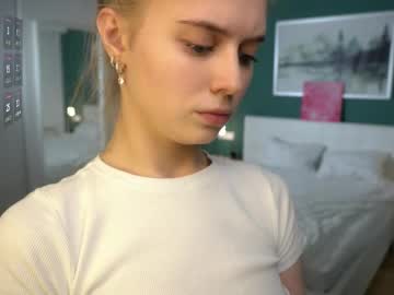 girl
        blue_energy_ cam image #4069127