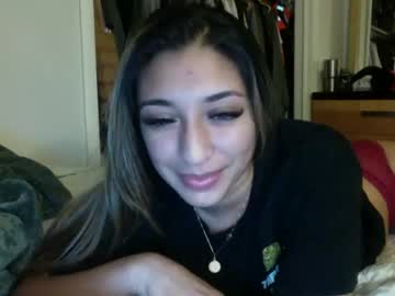 girl
        kristy_barrios cam image #1250398