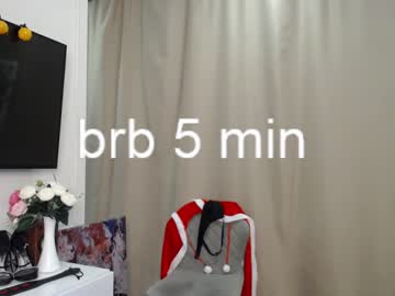 girl
        loxy_ cam image #395300