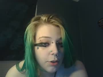 girl
        burnthemail cam image #2371158