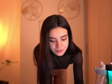 girl
        winona__ cam image #799726
