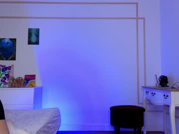 girl
        fannydowlen cam image #2918973