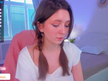 girl
        renessy_ cam image #772282