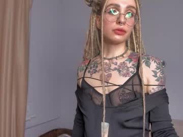 girl
        anabelmoons cam image #4179088