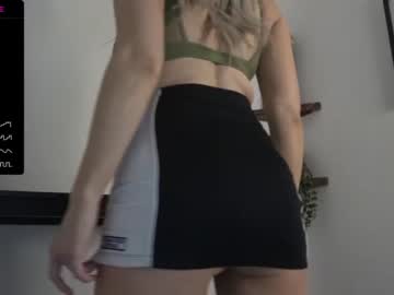 girl
        english_rose__ cam image #1912682