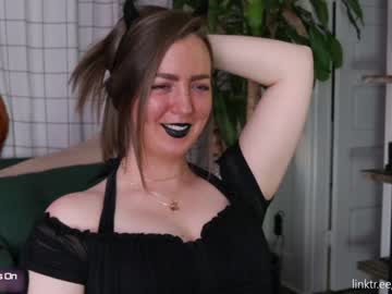 girl
        maeveminx cam image #584127