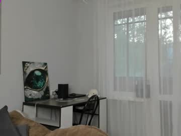 girl
        anny_leps cam image #4483468