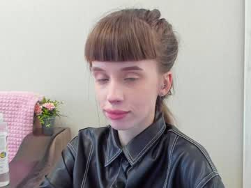 girl
        flowerofsin2001 cam image #1099083