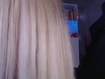 girl
        motorboat_me cam image #912144