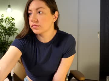 girl
        ronny_ponny cam image #2207318