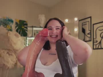 girl
        chery_lady22 cam image #3146392