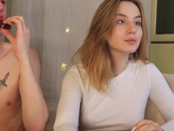 couple
        evaogkush cam image #233098