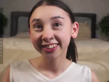 girl
        zarascarlett cam image #3815111