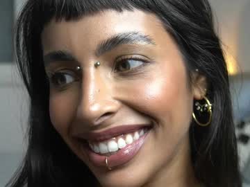 girl
        kaligray10 cam image #4576010