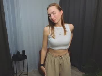 girl
        noreenhickory cam image #2813003