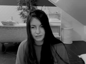 girl
        laurenbrite cam image #4537973