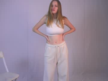 girl
        lover_chill cam image #1976290