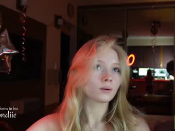 girl
        bestblondiiecb cam image #630749